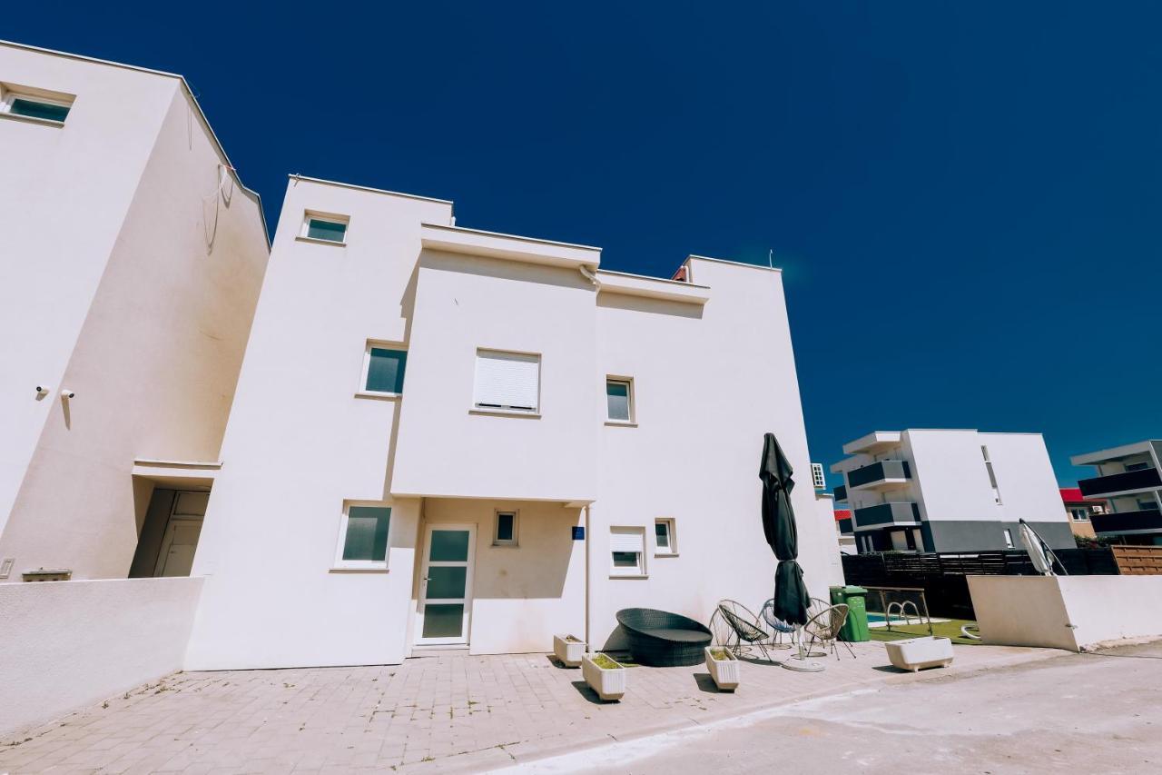 Villa Jasmina Novalja Exteriör bild